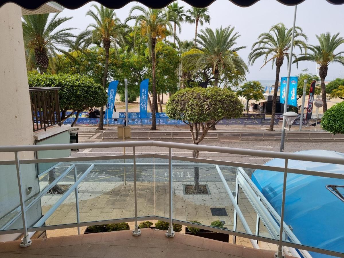 Apartamento Primera Linea Mar Cambrils Cerca Puerto Exterior foto