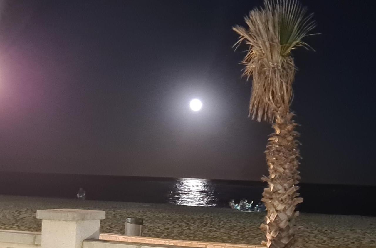 Apartamento Primera Linea Mar Cambrils Cerca Puerto Exterior foto